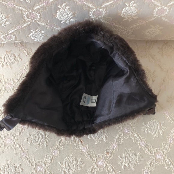 Baby Gap Faux fur Cape with matching Hat - Picture 7 of 10